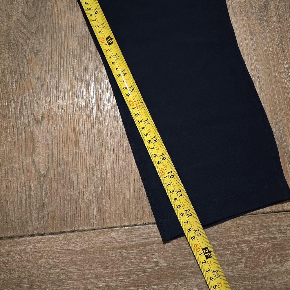 Lululemon On The Fly Crop Woven 23" Navy Blue sz 4 - Picture 4 of 8